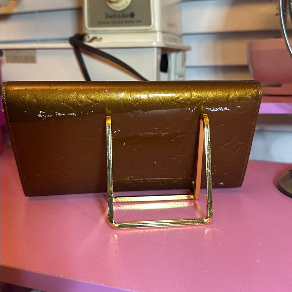 LV wallet ONLY - Picture 5 of 13